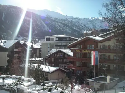 Ein allgemeiner Bergblick oder ein Berglick von der Ferienwohnung aus