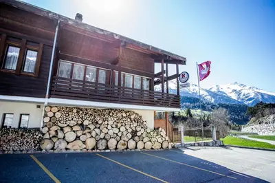 Ein allgemeiner Bergblick oder ein Berglick von des Hotels aus