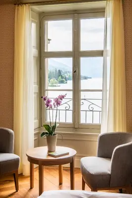 Ein Sitzbereich in der Unterkunft Schloss Schadau - Swiss Historic Hotel