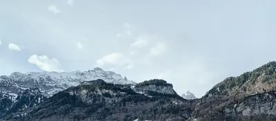 Ein allgemeiner Bergblick oder ein Berglick von der Ferienwohnung aus