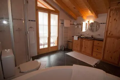 Ein Badezimmer in der Unterkunft Chalet Marie-Rose