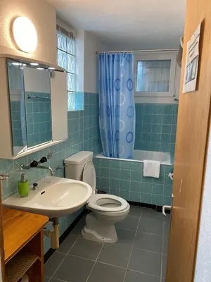 Ein Badezimmer in der Unterkunft Casi - Partial lake view
