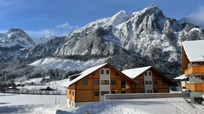Ein allgemeiner Bergblick oder ein Berglick von der Ferienwohnung aus