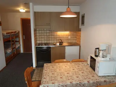 Küche/Küchenzeile in der Unterkunft Studio Hameau D12 by Interhome