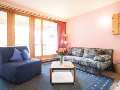 Ein Sitzbereich in der Unterkunft Studio Résidence Arzinol by Interhome