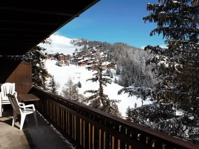 Ein allgemeiner Bergblick oder ein Berglick von der Ferienwohnung aus