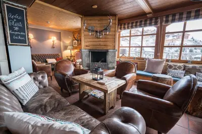 Ein Sitzbereich in der Unterkunft Hamilton Lodge & Spa