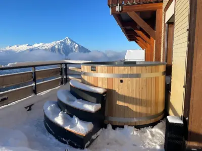 Ein allgemeiner Bergblick oder ein Berglick von des Hotels aus
