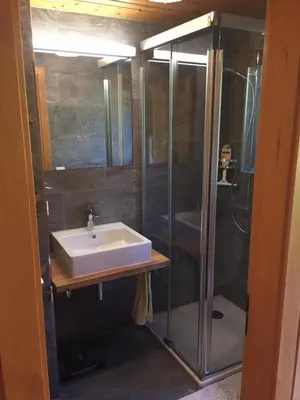 Ein Badezimmer in der Unterkunft Chalet Siesta