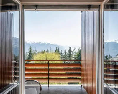 Ein allgemeiner Bergblick oder ein Berglick von des Hotels aus