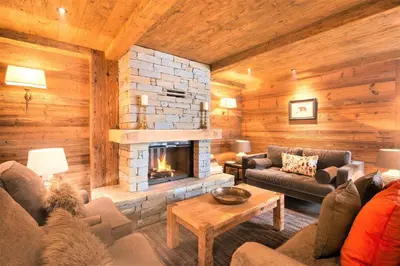 Ein Sitzbereich in der Unterkunft Chalet Ourson Brun by Mrs Miggins