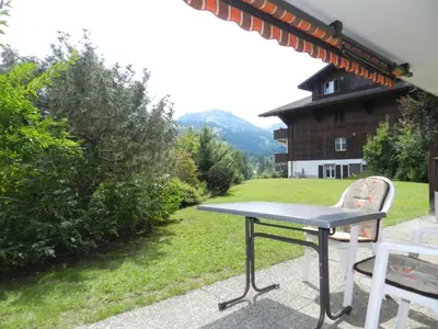Ein allgemeiner Bergblick oder ein Berglick von der Ferienwohnung aus