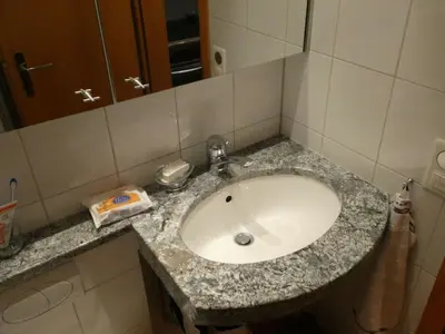 Ein Badezimmer in der Unterkunft Apartment Chalet Waldchutz - Wohnung Anax by Interhome