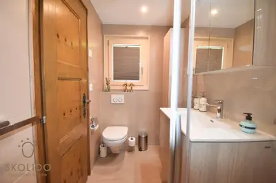 Ein Badezimmer in der Unterkunft Ferienwohnung Chalet Tamalone, Mörel