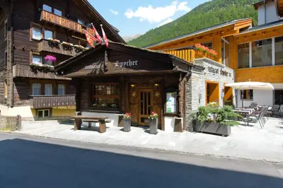 Ein allgemeiner Bergblick oder ein Berglick von der Ferienwohnung aus