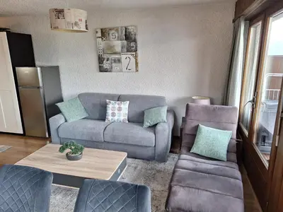 Ein Sitzbereich in der Unterkunft Les Collons1800- Bel appart 2pièces-4 pers-piscine-sauna-parking int-Wifi gratuit