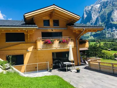 Ein allgemeiner Bergblick oder ein Berglick von der Ferienwohnung aus