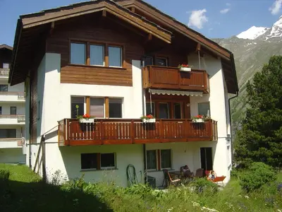Ein allgemeiner Bergblick oder ein Berglick von der Ferienwohnung aus