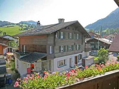 Ein allgemeiner Bergblick oder ein Berglick von der Ferienwohnung aus