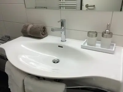 Ein Badezimmer in der Unterkunft Apartment Bergfreude Kuonen by Interhome