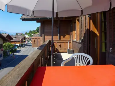 Ein Balkon oder eine Terrasse in der Unterkunft Apartment Chalet Burgfeld by Interhome