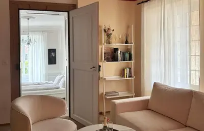 Ein Sitzbereich in der Unterkunft Charming Apartment-Walk to Old Town, Thun