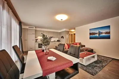 Ein Sitzbereich in der Unterkunft Apartment Breithorn - Charming home - free parking & Wifi