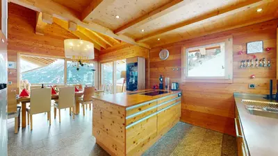 Küche/Küchenzeile in der Unterkunft Etoiles des Neiges LUXE & JACUZZI chalet 12 pers by Alpvision Résidences