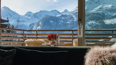 Ein allgemeiner Bergblick oder ein Berglick von der Ferienwohnung aus