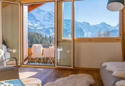 Ein allgemeiner Bergblick oder ein Berglick von des Chalets aus
