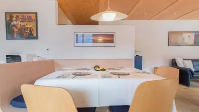 Ein Sitzbereich in der Unterkunft Chalet Millennium