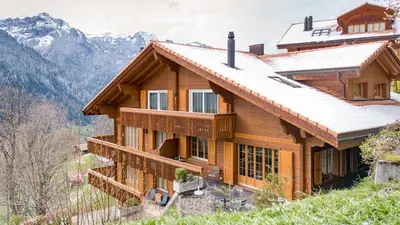 Ein allgemeiner Bergblick oder ein Berglick von der Ferienwohnung aus