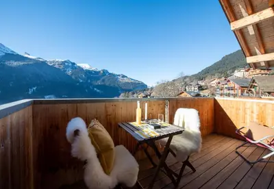Ein allgemeiner Bergblick oder ein Berglick von der Ferienwohnung aus