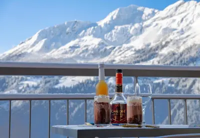 Ein allgemeiner Bergblick oder ein Berglick von der Ferienwohnung aus