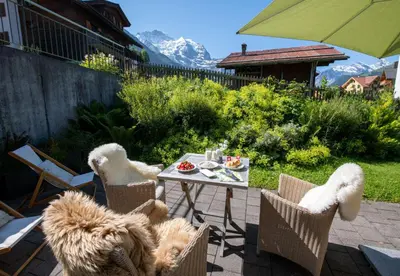 Ein allgemeiner Bergblick oder ein Berglick von der Ferienwohnung aus