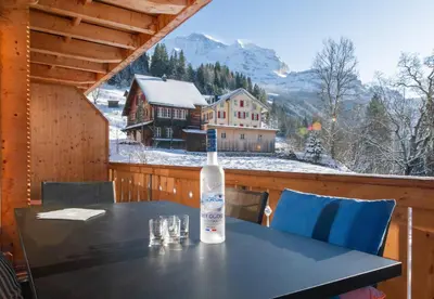 Ein allgemeiner Bergblick oder ein Berglick von der Ferienwohnung aus
