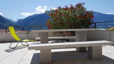 Ein allgemeiner Bergblick oder ein Berglick von der Ferienwohnung aus