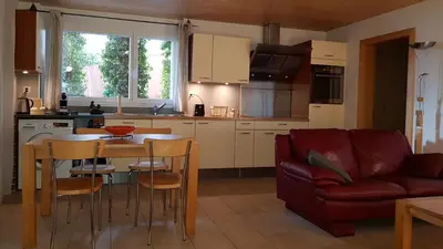 Küche/Küchenzeile in der Unterkunft Studio dans une villa à Veyras