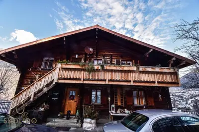 Das Gebäude in dem sich die Ferienwohnung befindet