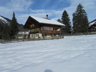 Chalet Halten im Winter