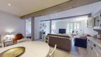 TV/Unterhaltungsangebot in der Unterkunft Beautiful apartment in the heart of the old city