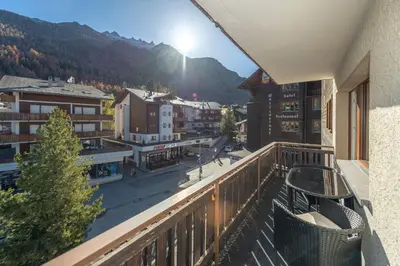 Ein allgemeiner Bergblick oder ein Berglick von der Ferienwohnung aus