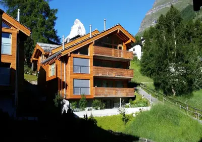 Ein allgemeiner Bergblick oder ein Berglick von der Ferienwohnung aus
