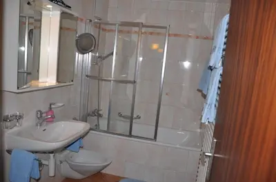 Ein Badezimmer in der Unterkunft Haus Viktoria A