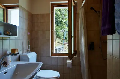 Ein Badezimmer in der Unterkunft Wild Valley Secluded Apartment 3