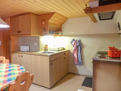 Küche/Küchenzeile in der Unterkunft Holiday Home Chalet Esther by Interhome