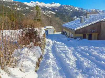 Chalet Maison Le Fontany by Interhome im Winter