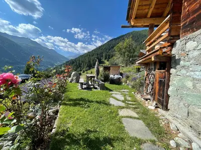 Ein allgemeiner Bergblick oder ein Berglick von der Ferienwohnung aus