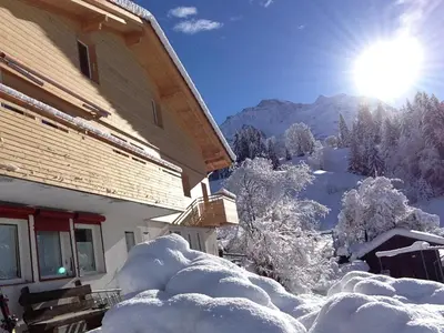 Ein allgemeiner Bergblick oder ein Berglick von der Ferienwohnung aus