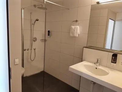 Ein Badezimmer in der Unterkunft Hotel Sherlock Holmes & Khana Restaurant 